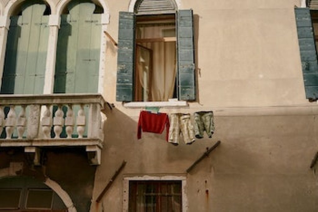 Linge au balcon